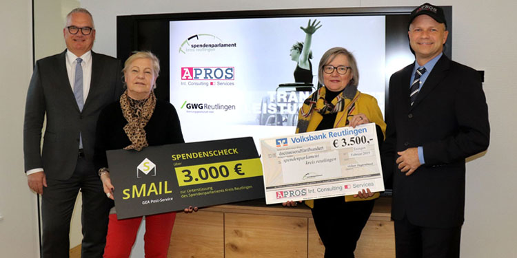 Sie fördern soziale Projekte – APROS, sMail und die GWG spenden annähernd 10.000 Euro für das Reutlinger Spendenparlament