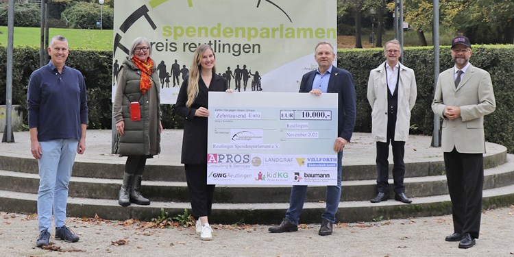 Euro 10.000 für das Reutlinger Spendenparlament e.V. durch einige Mentorenkreis Mitglieder – APROS, Landgraf Immobilien, kidKG Physio für Kinder, Villforth Siebtechnik und die GWG Reutlingen