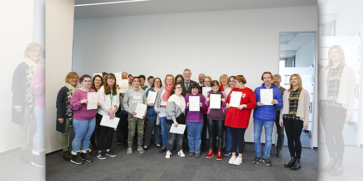 Erfolgreicher Abschluss der beruflichen Bildung für 32 Absolventinnen und Absolventen